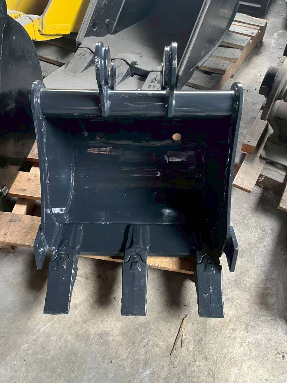 ヤンマー幅狭バケット　爪　サイドカッター有（0.05用）